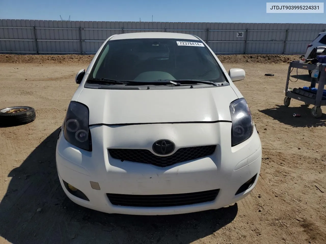 2009 Toyota Yaris VIN: JTDJT903995224331 Lot: 72378414