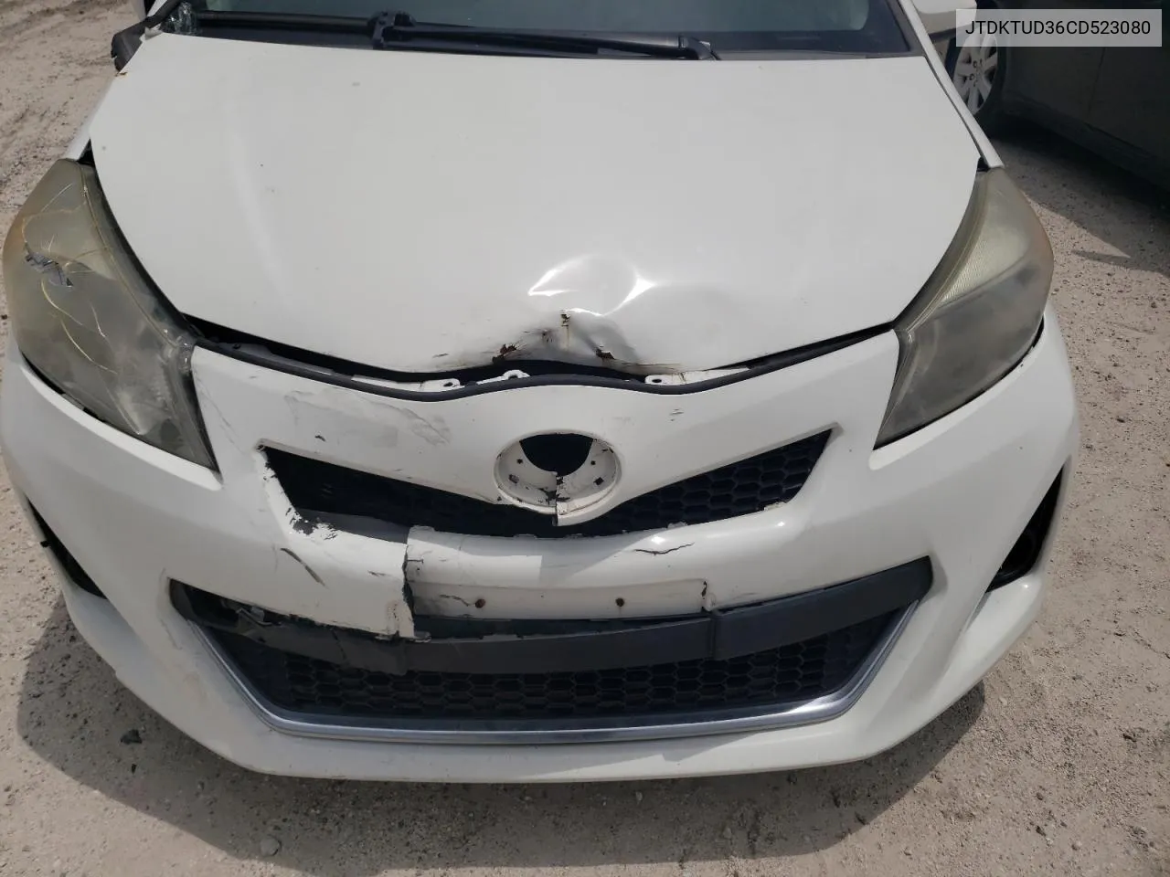 JTDKTUD36CD523080 2012 Toyota Yaris