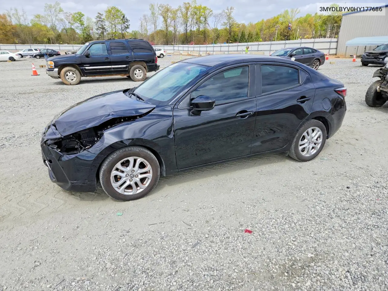 3MYDLBYV0HY177686 2017 Toyota Yaris Ia Base