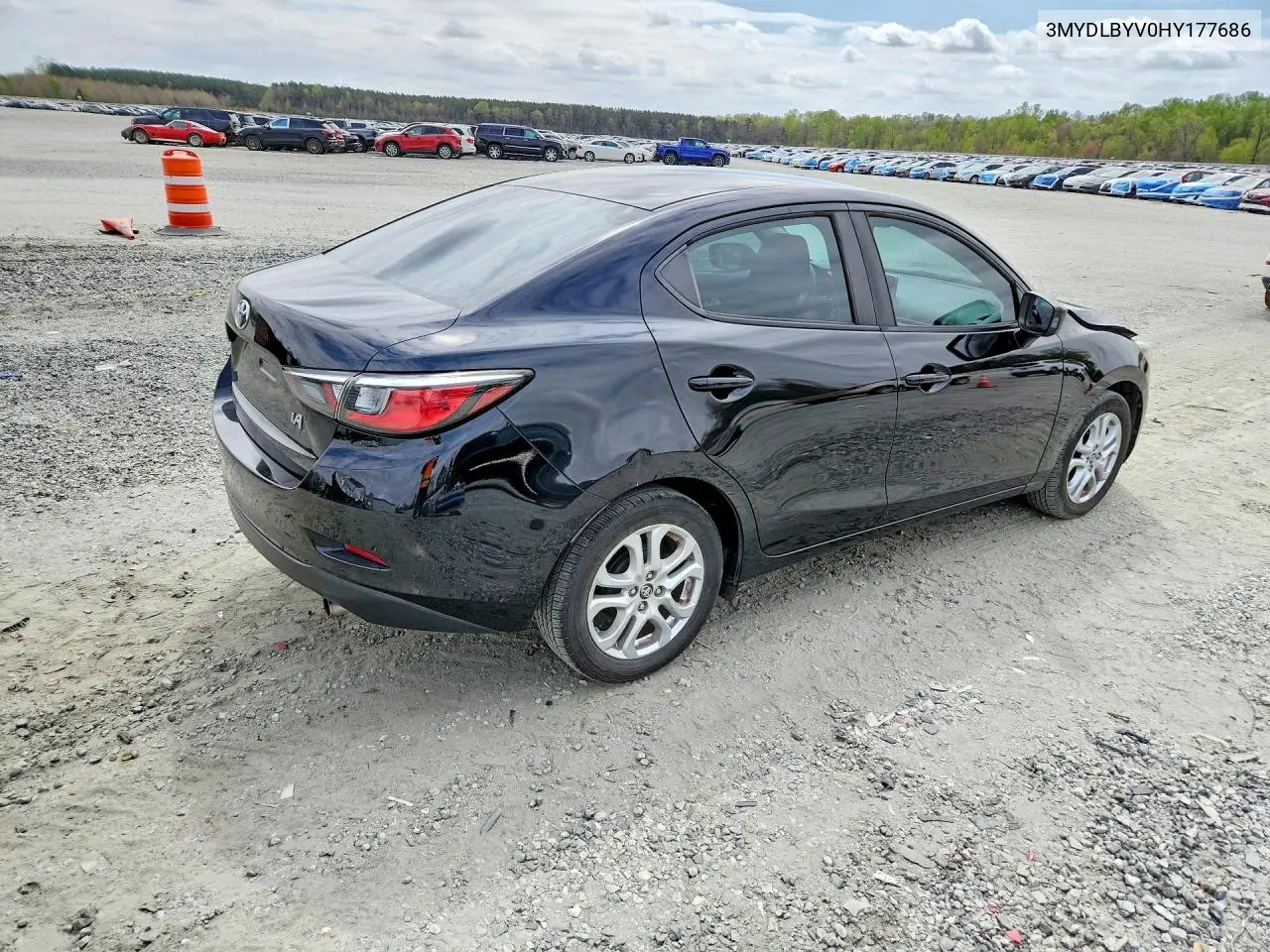 3MYDLBYV0HY177686 2017 Toyota Yaris Ia Base