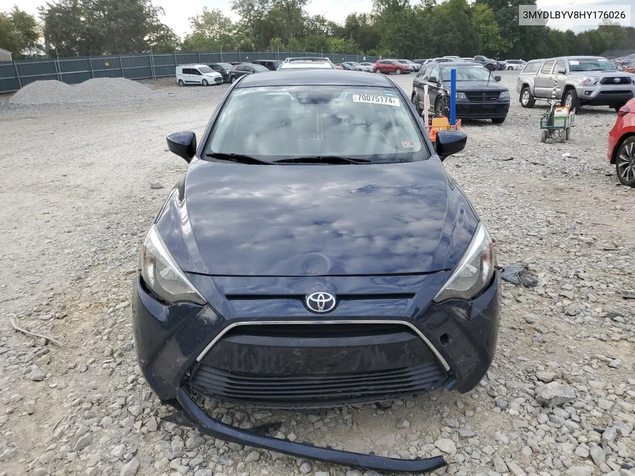 3MYDLBYV8HY176026 2017 Toyota Yaris Ia