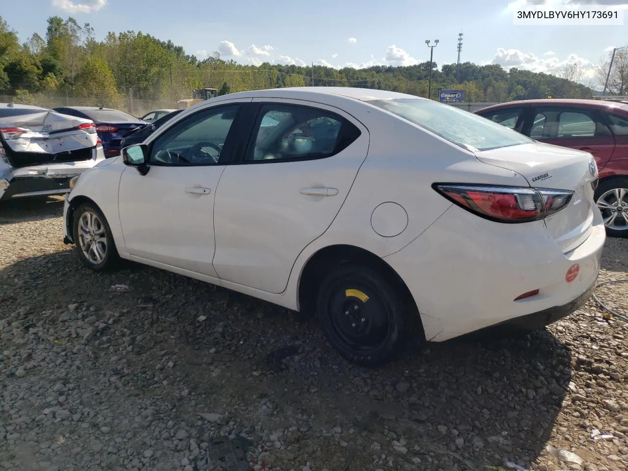 3MYDLBYV6HY173691 2017 Toyota Yaris Ia