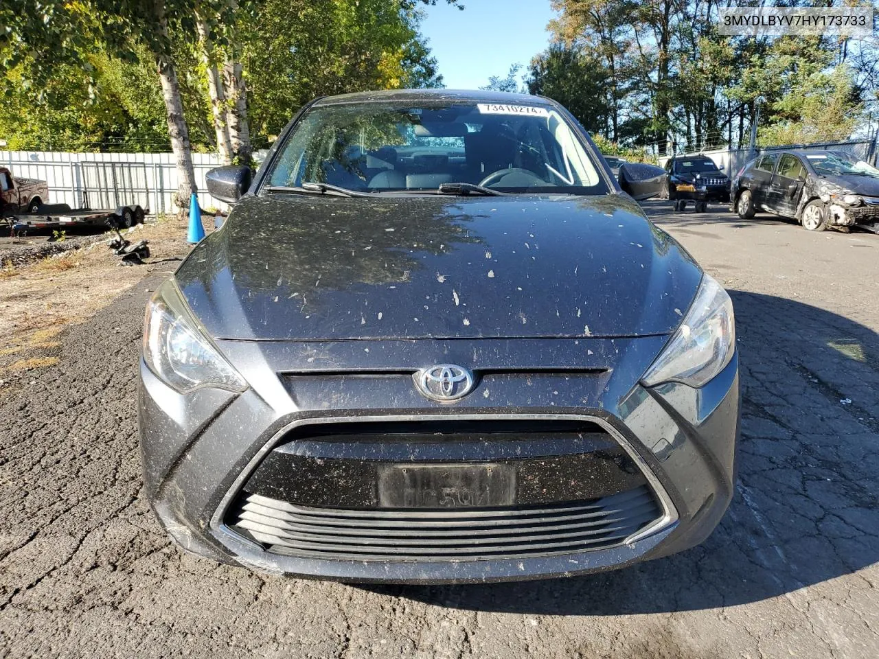 3MYDLBYV7HY173733 2017 Toyota Yaris Ia