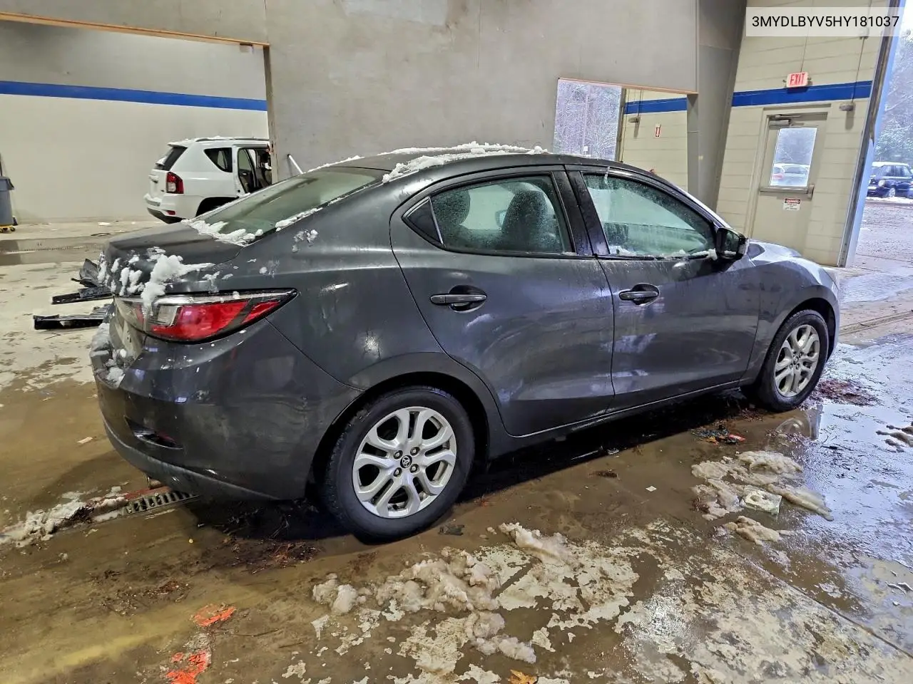 3MYDLBYV5HY181037 2017 Toyota Yaris Ia