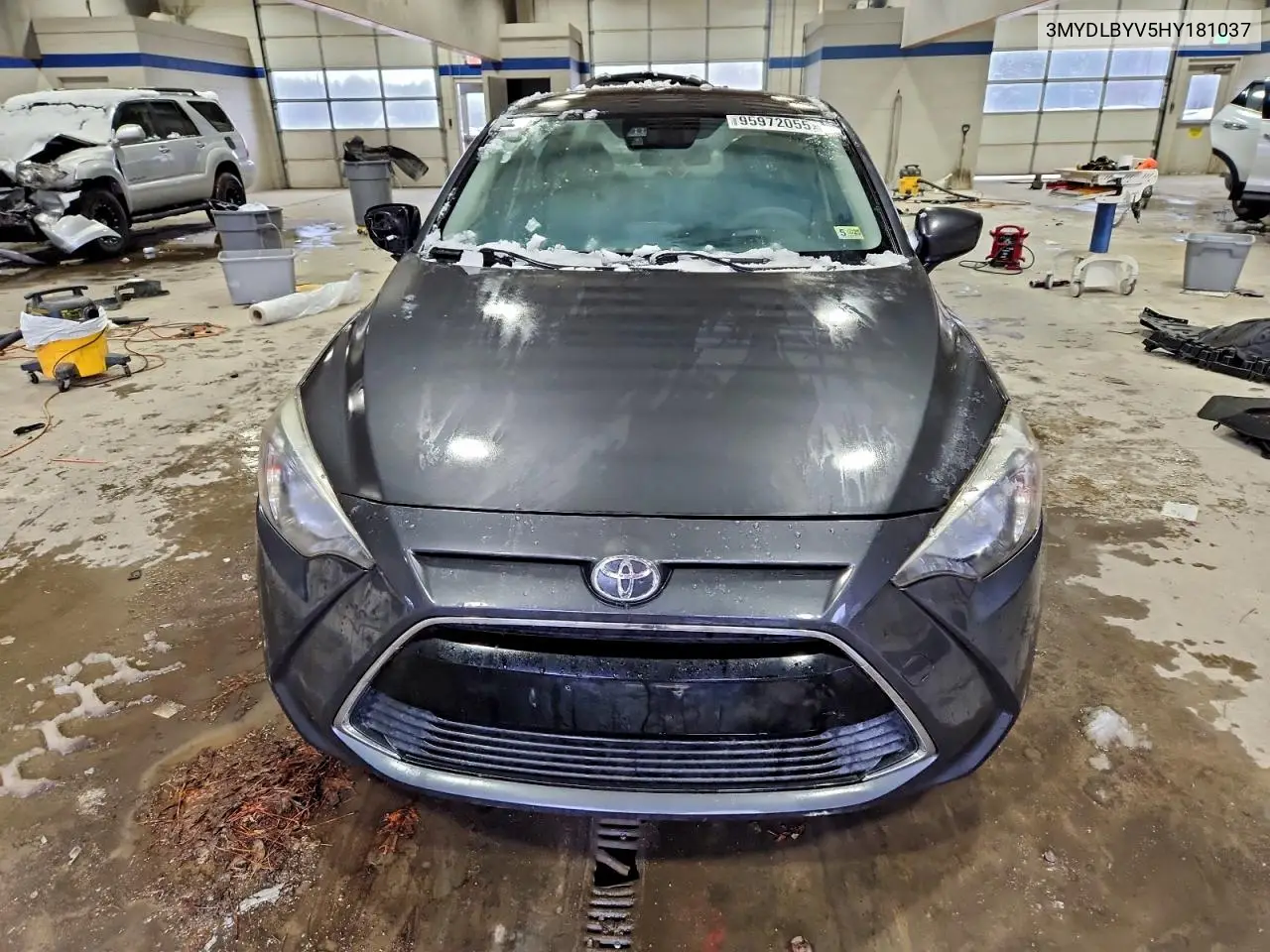 3MYDLBYV5HY181037 2017 Toyota Yaris Ia