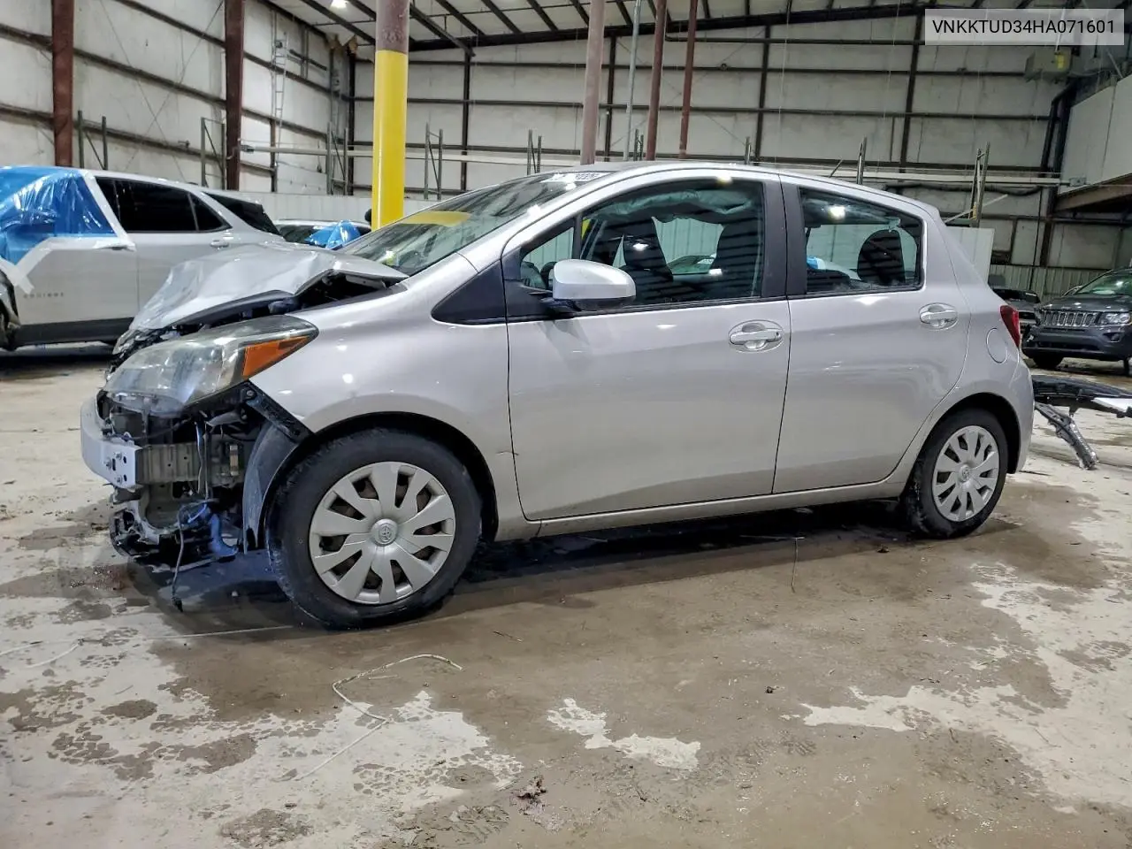 VNKKTUD34HA071601 2017 Toyota Yaris L