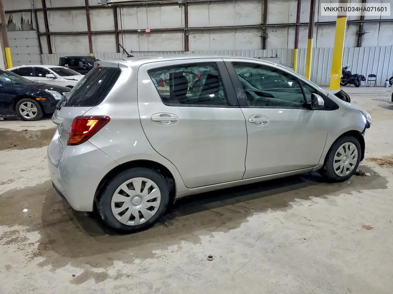 VNKKTUD34HA071601 2017 Toyota Yaris L