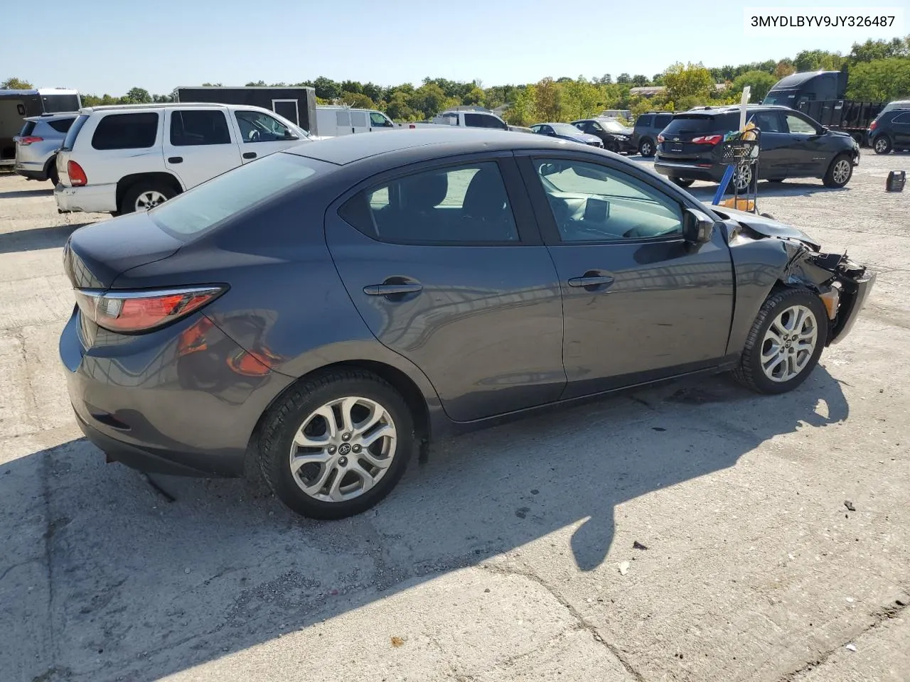 3MYDLBYV9JY326487 2018 Toyota Yaris Ia