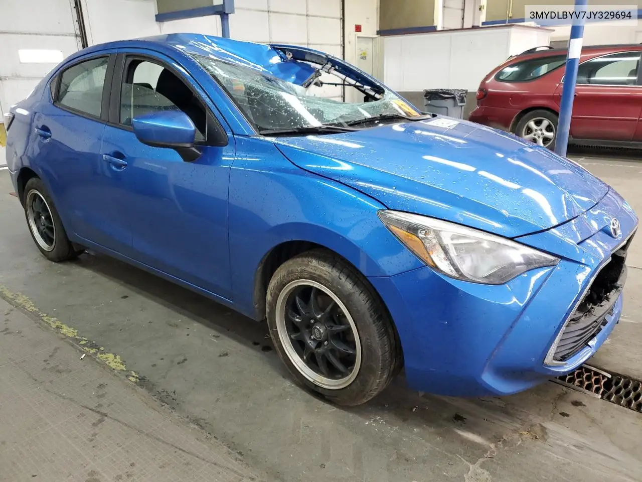 3MYDLBYV7JY329694 2018 Toyota Yaris Ia