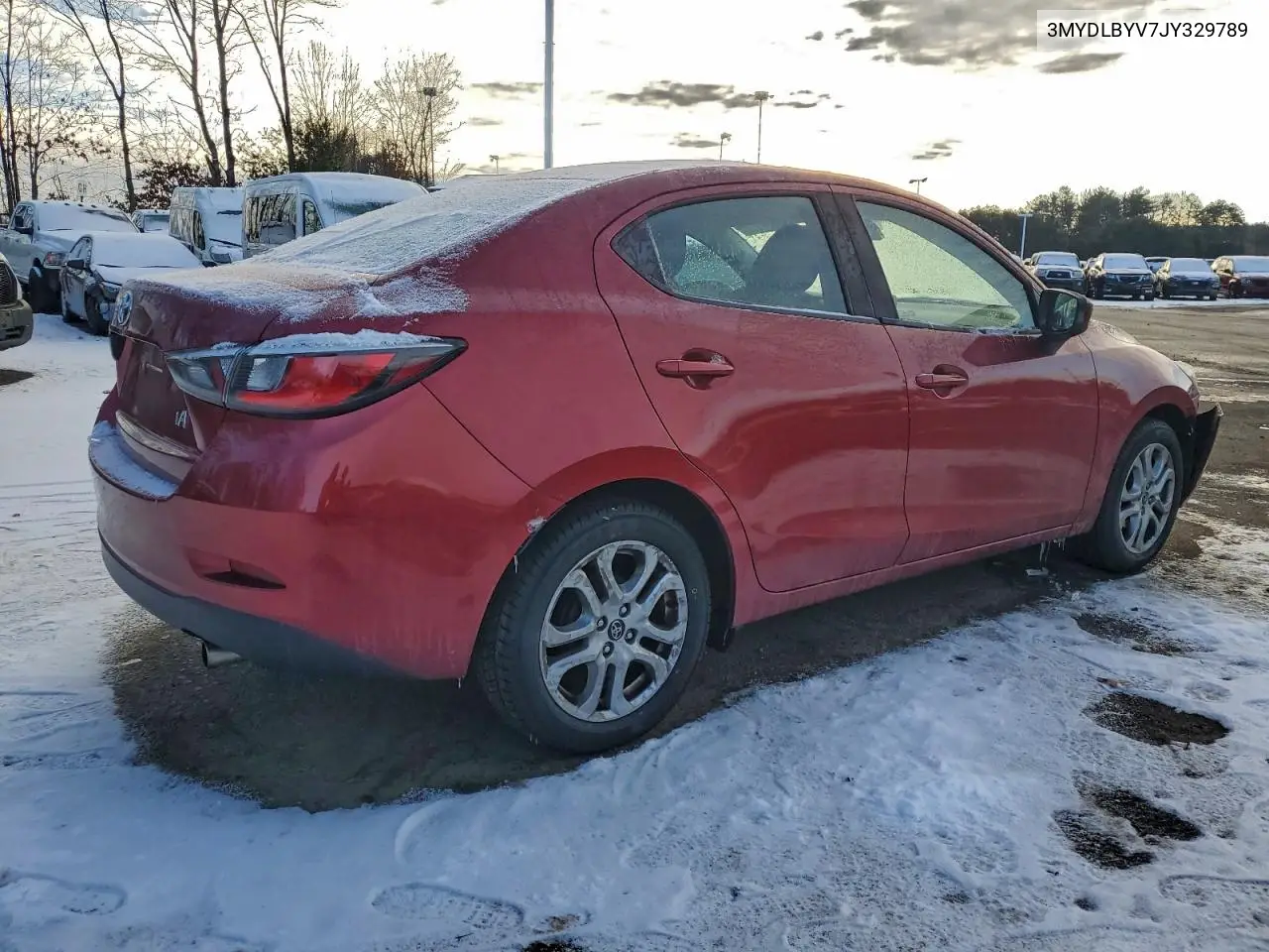 3MYDLBYV7JY329789 2018 Toyota Yaris Ia