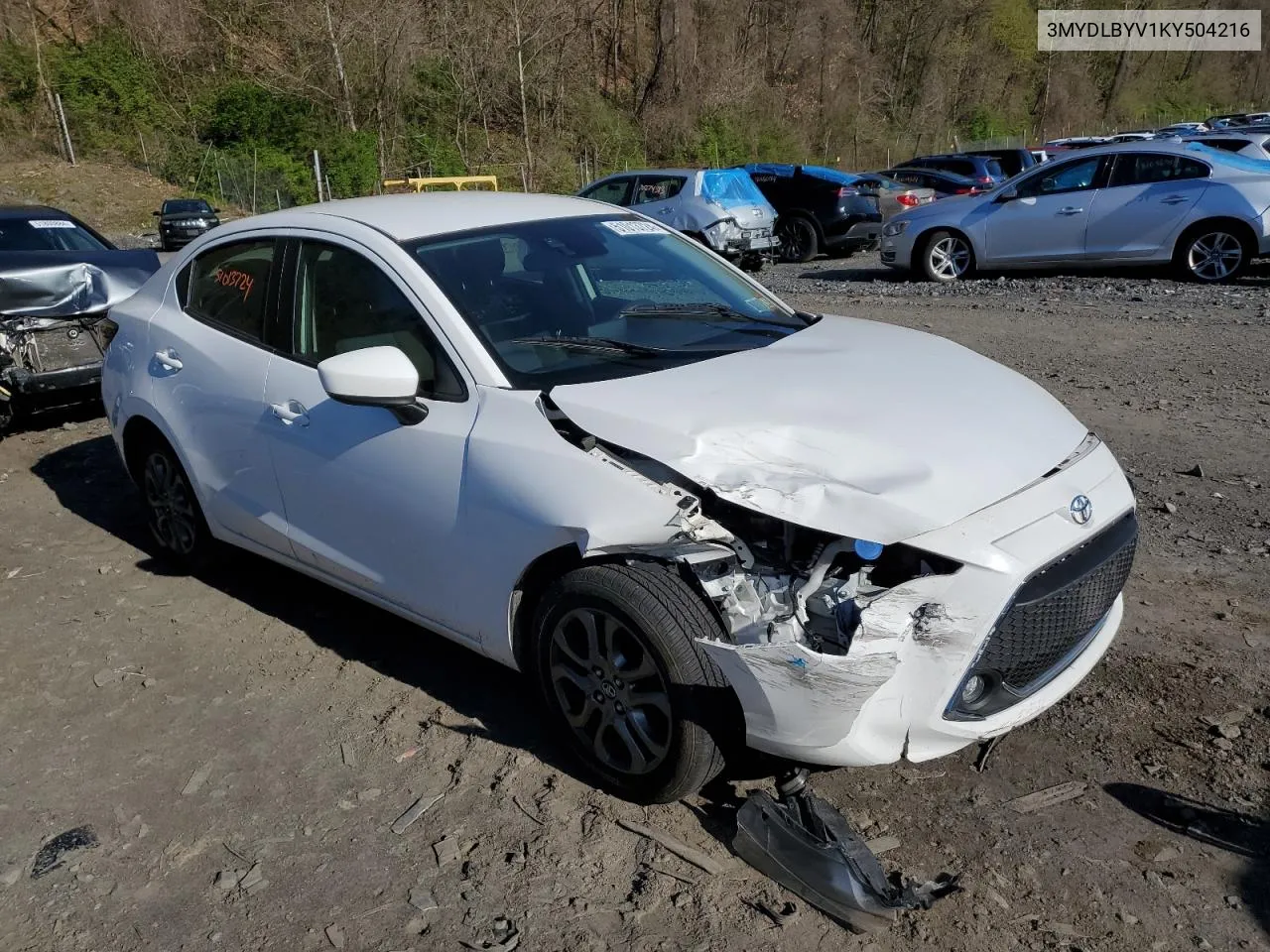 3MYDLBYV1KY504216 2019 Toyota Yaris L