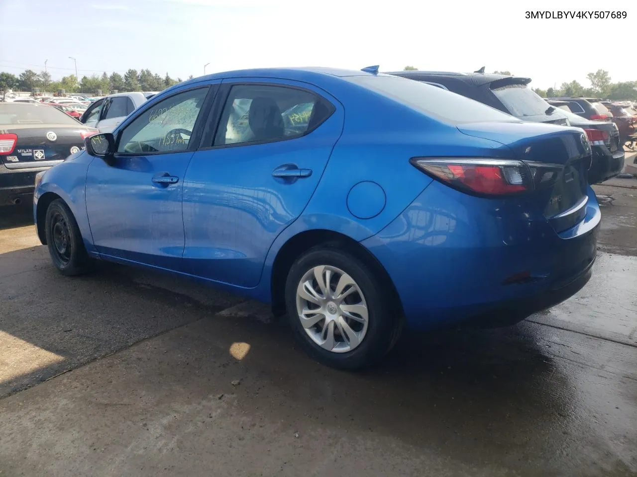 3MYDLBYV4KY507689 2019 Toyota Yaris L