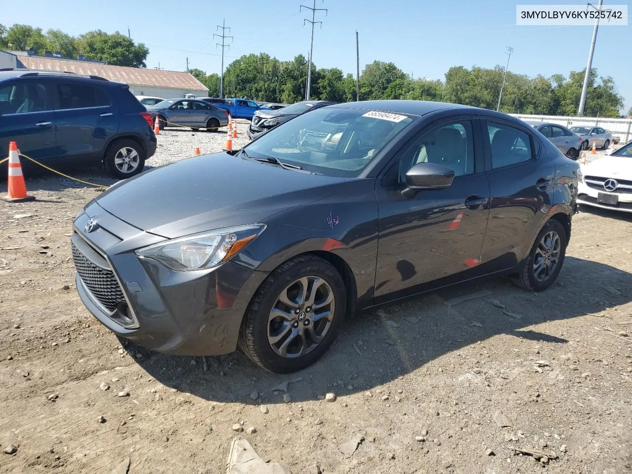 3MYDLBYV6KY525742 2019 Toyota Yaris L