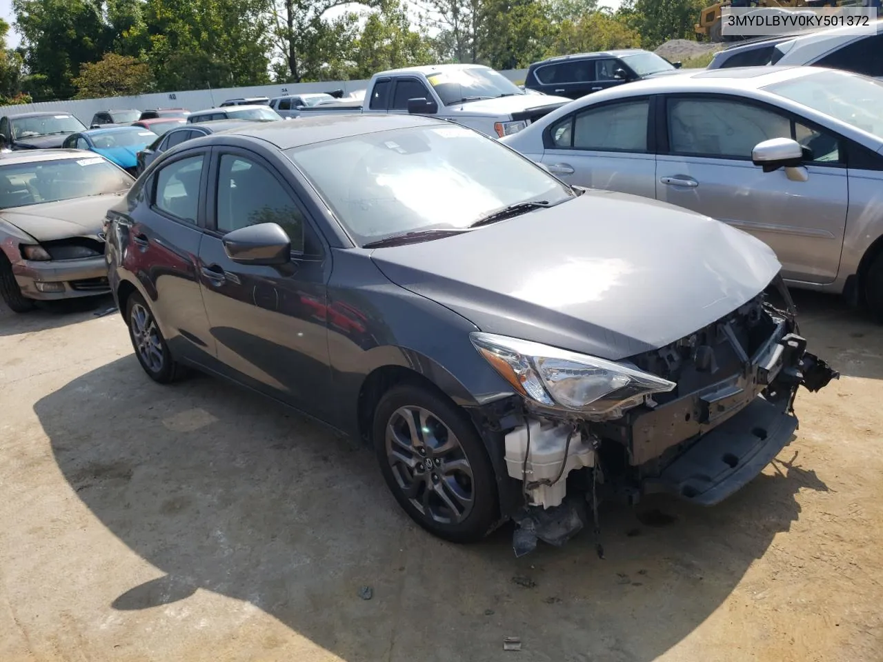 3MYDLBYV0KY501372 2019 Toyota Yaris L