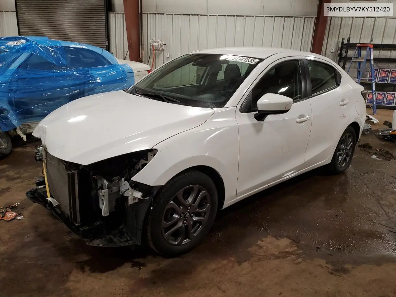 3MYDLBYV7KY512420 2019 Toyota Yaris L