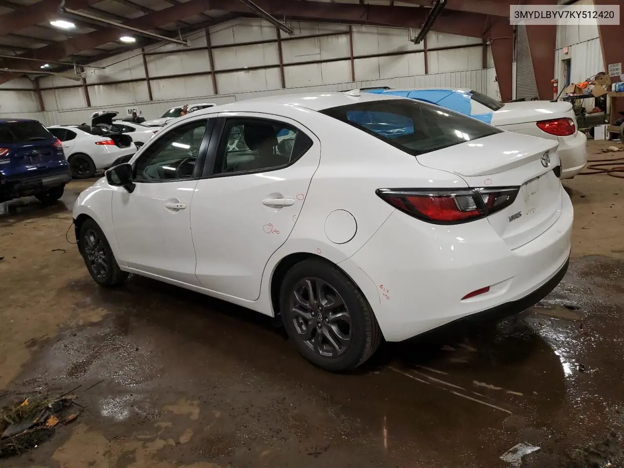 3MYDLBYV7KY512420 2019 Toyota Yaris L