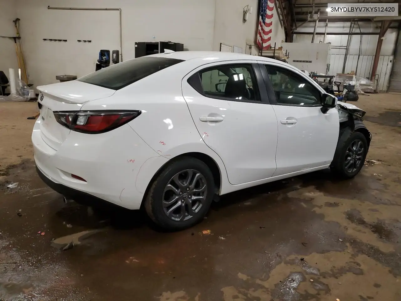 3MYDLBYV7KY512420 2019 Toyota Yaris L