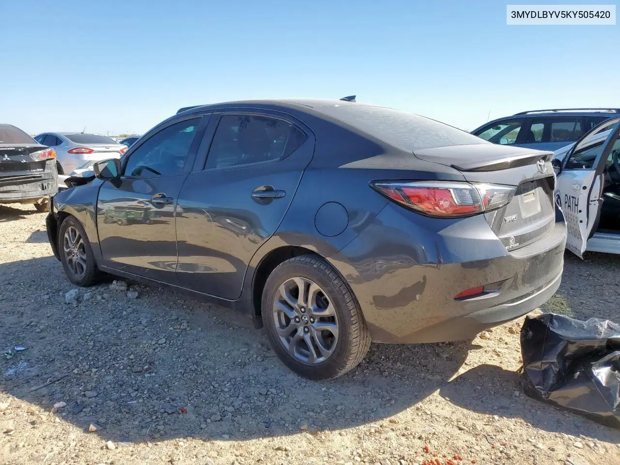 3MYDLBYV5KY505420 2019 Toyota Yaris L