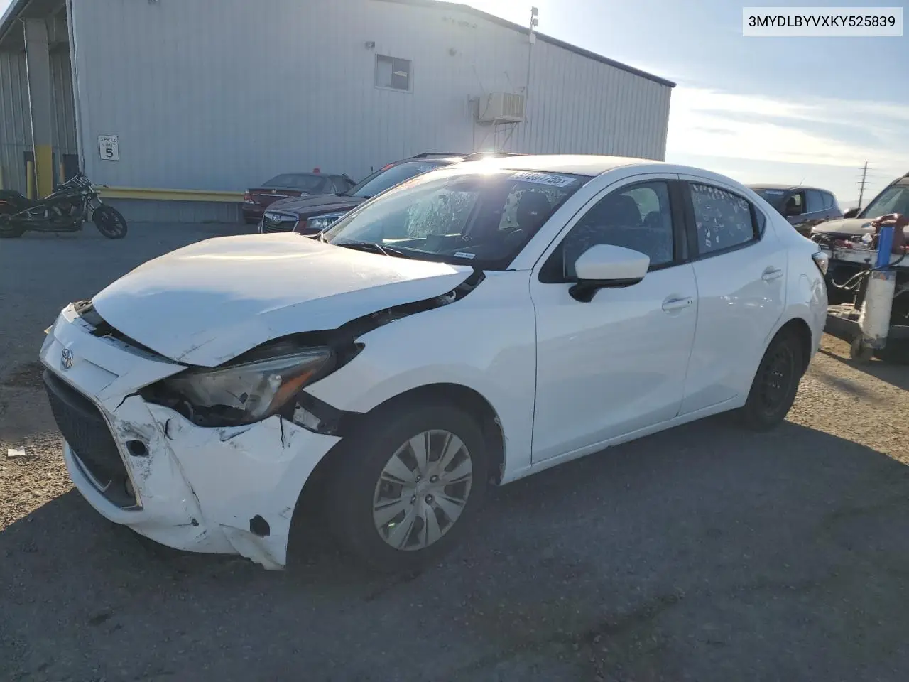 3MYDLBYVXKY525839 2019 Toyota Yaris L