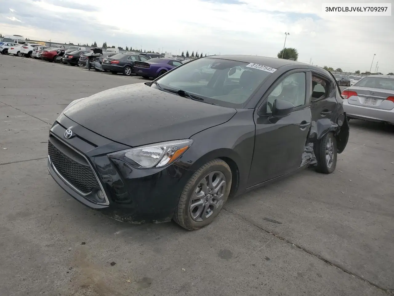 3MYDLBJV6LY709297 2020 Toyota Yaris Le