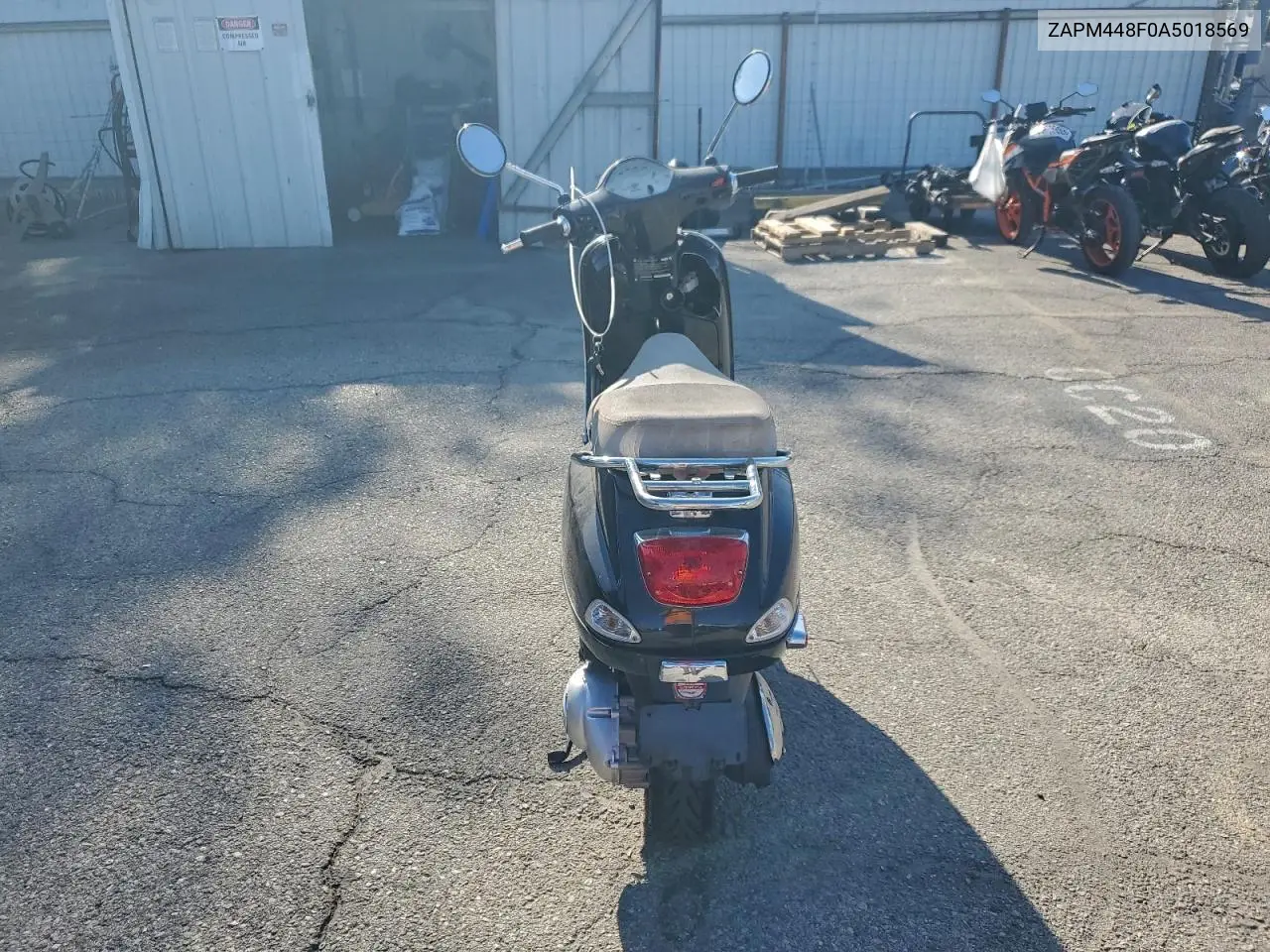 ZAPM448F0A5018569 2010 Vespa Lx 150