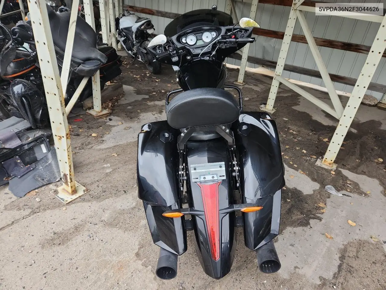 5VPDA36N2F3044626 2015 Victory Motorcycles Cross Country 8-Ball