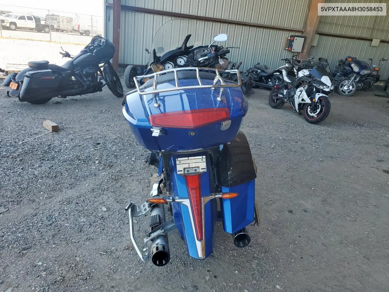 5VPXTAAA8H3058453 2017 Victory Motorcycles Cross Country Tour