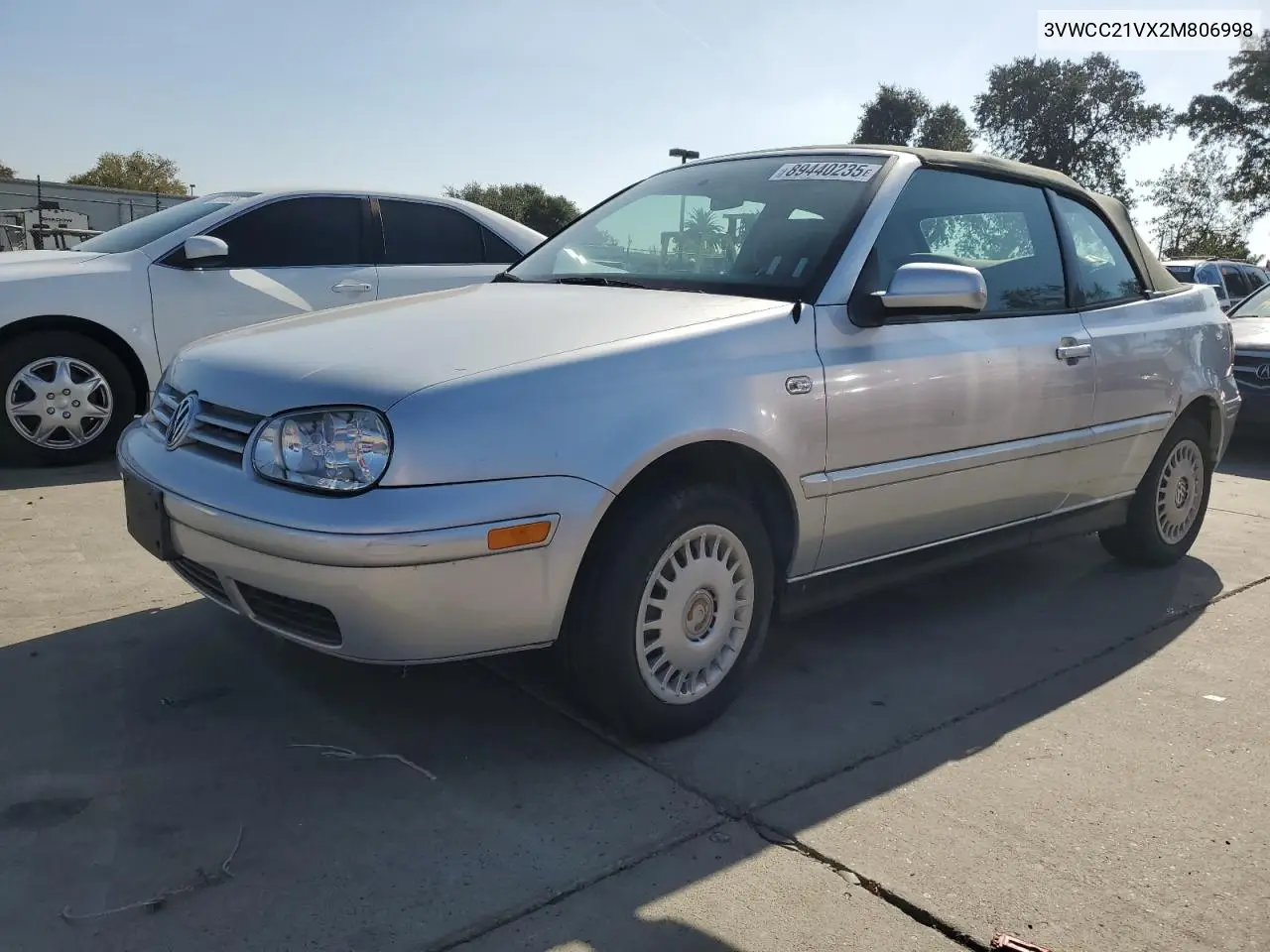 3VWCC21VX2M806998 2002 Volkswagen Cabrio Gls