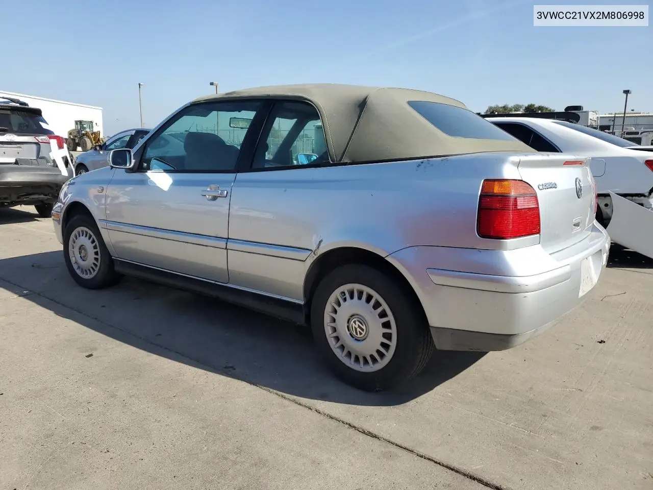 3VWCC21VX2M806998 2002 Volkswagen Cabrio Gls