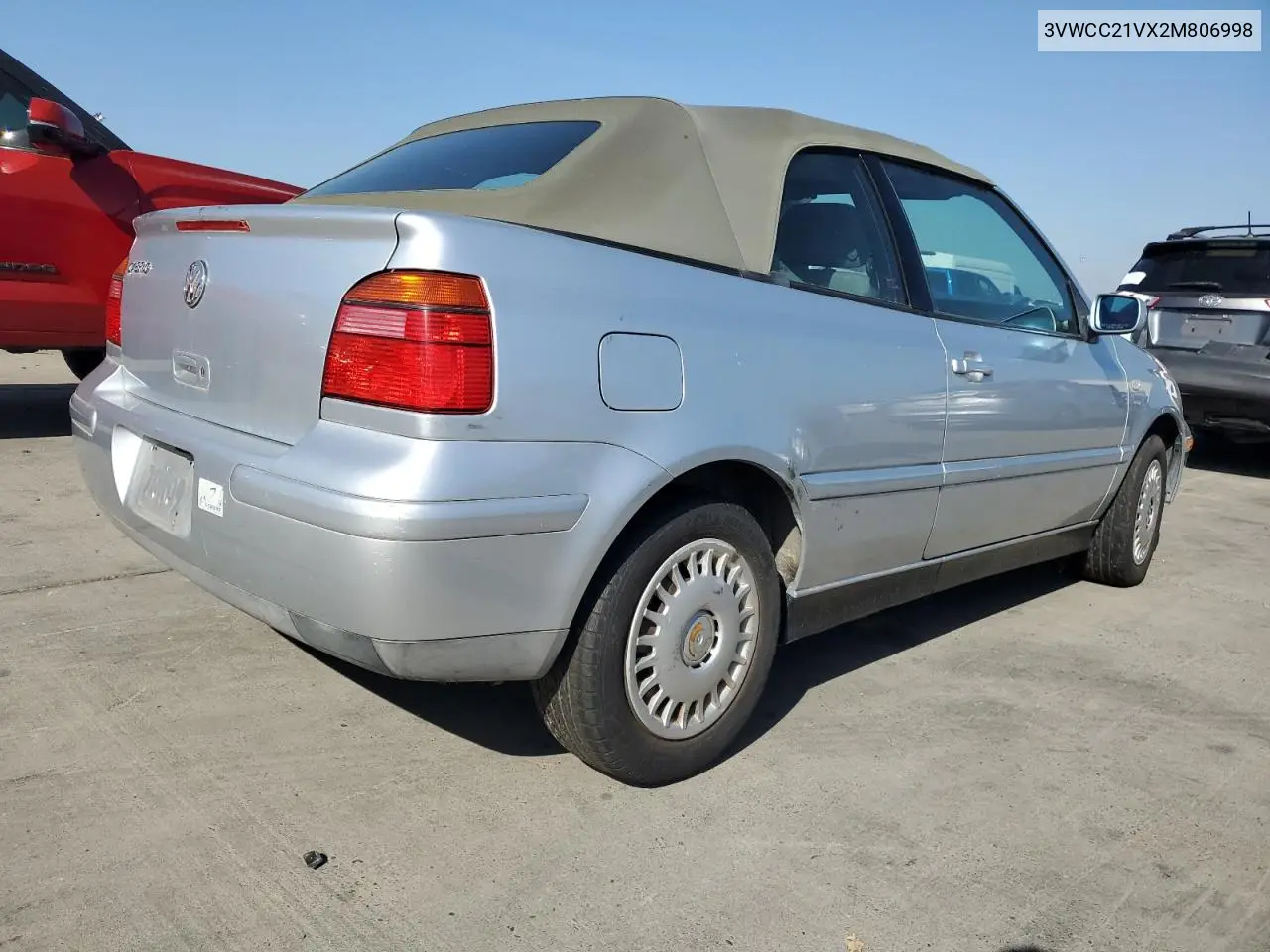 3VWCC21VX2M806998 2002 Volkswagen Cabrio Gls