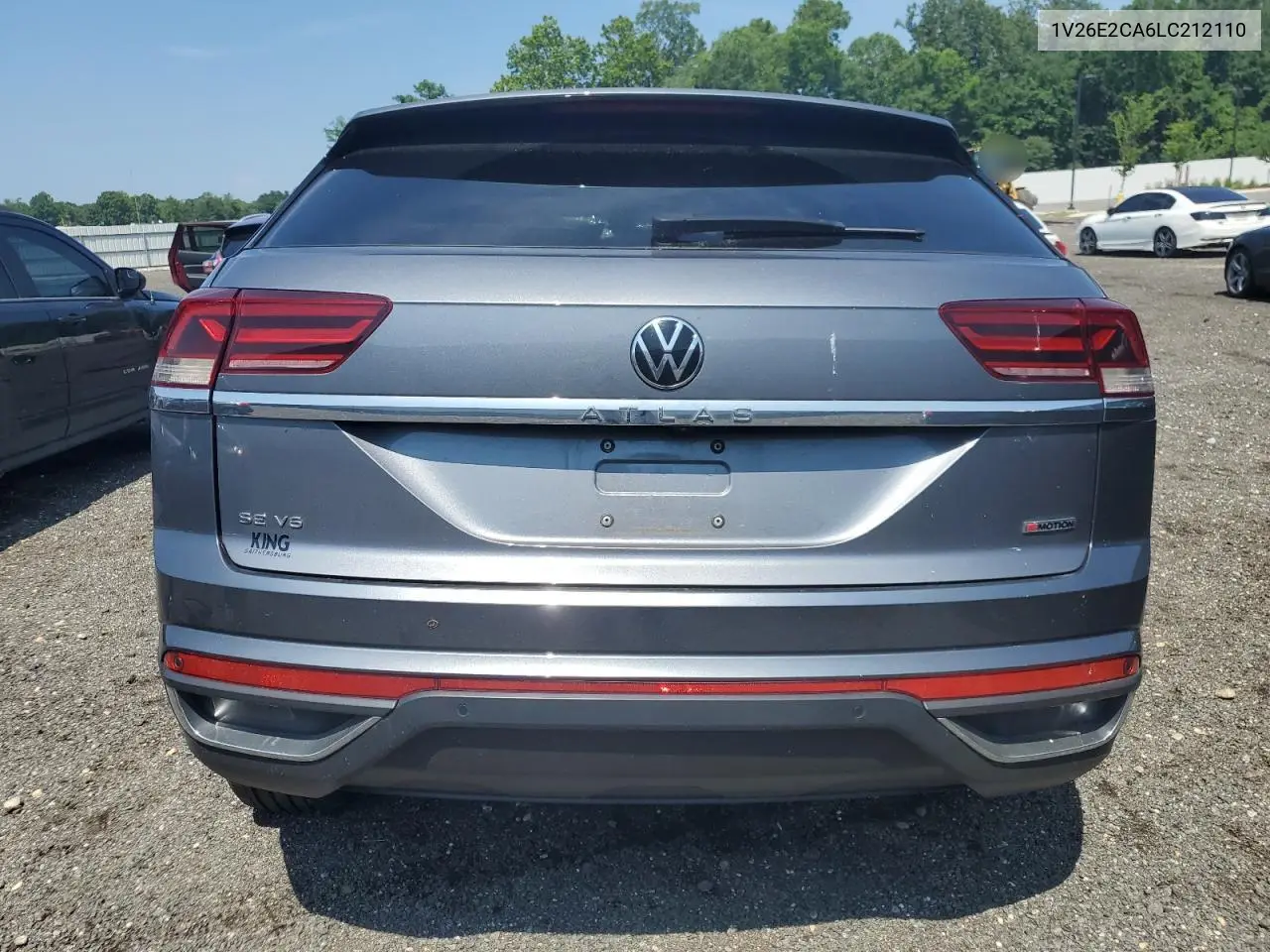 1V26E2CA6LC212110 2020 Volkswagen Atlas Cross Sport Se