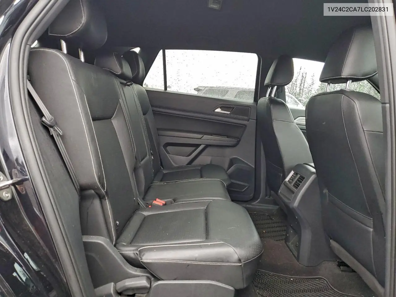 1V24C2CA7LC202831 2020 Volkswagen Atlas Cross Sport Se