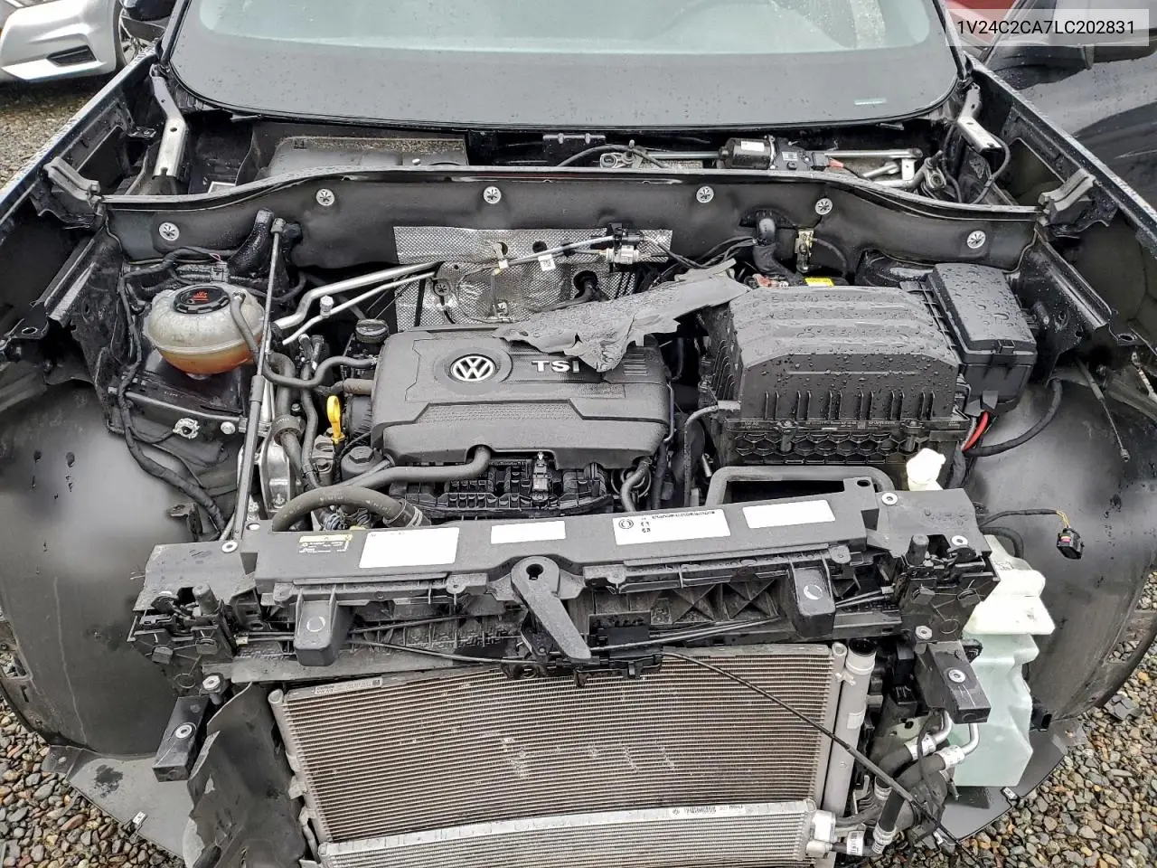 1V24C2CA7LC202831 2020 Volkswagen Atlas Cross Sport Se
