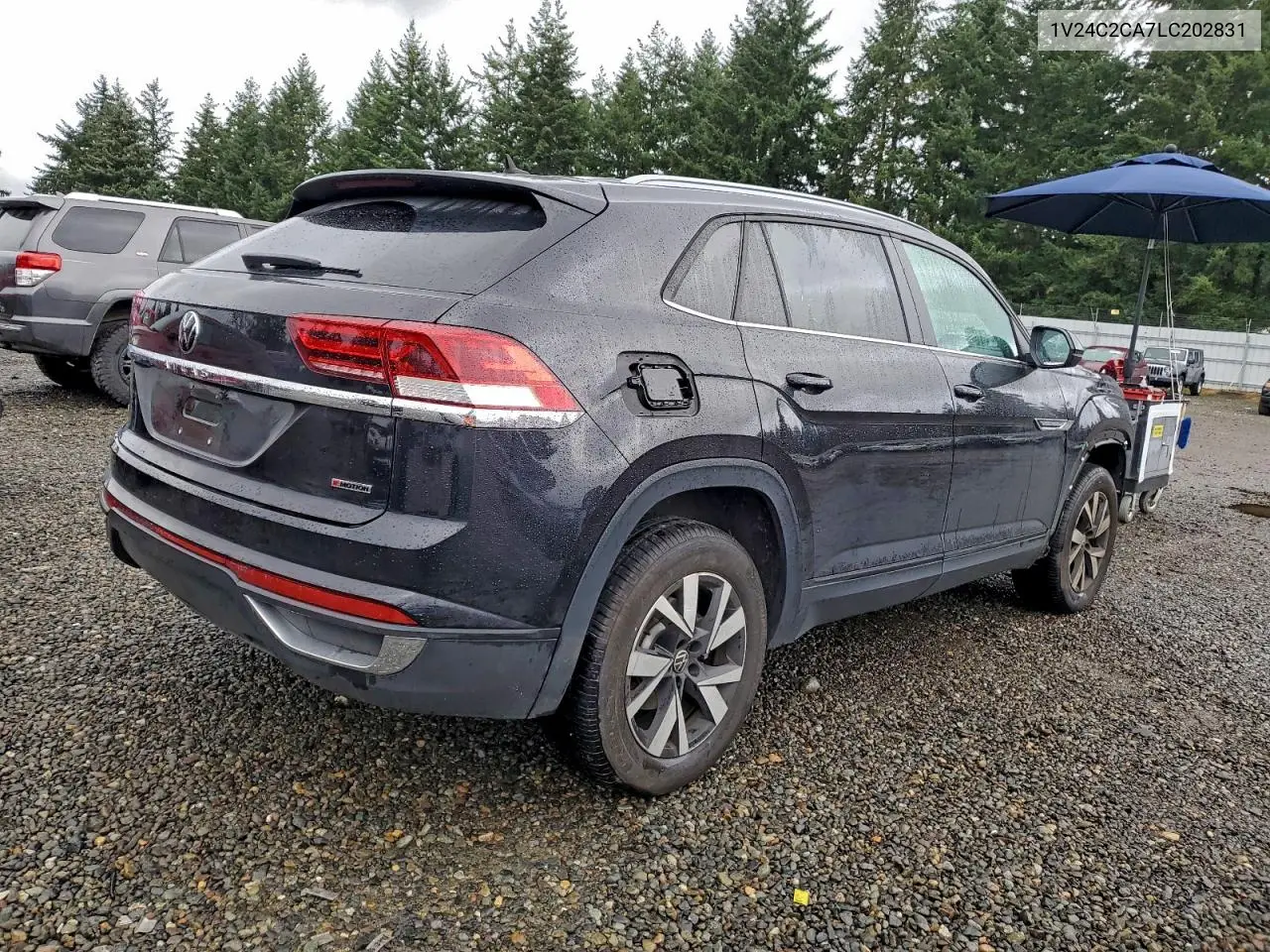 1V24C2CA7LC202831 2020 Volkswagen Atlas Cross Sport Se