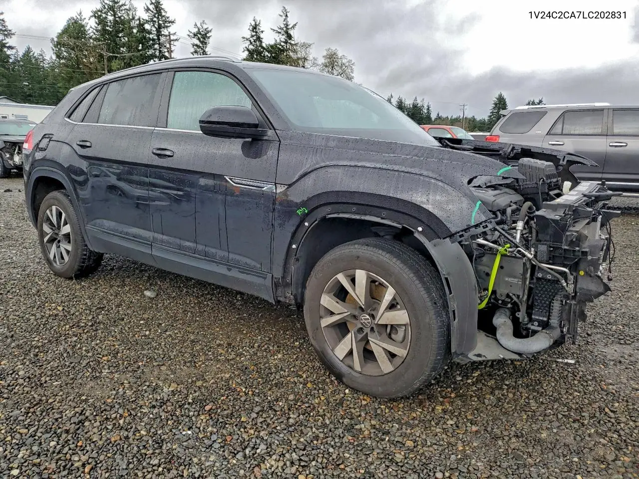1V24C2CA7LC202831 2020 Volkswagen Atlas Cross Sport Se
