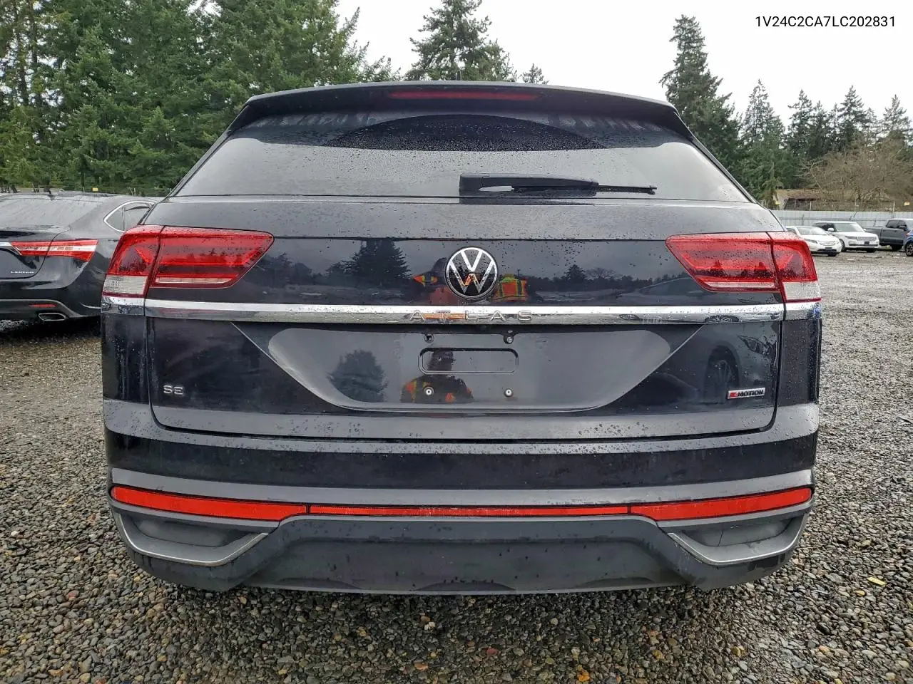 1V24C2CA7LC202831 2020 Volkswagen Atlas Cross Sport Se