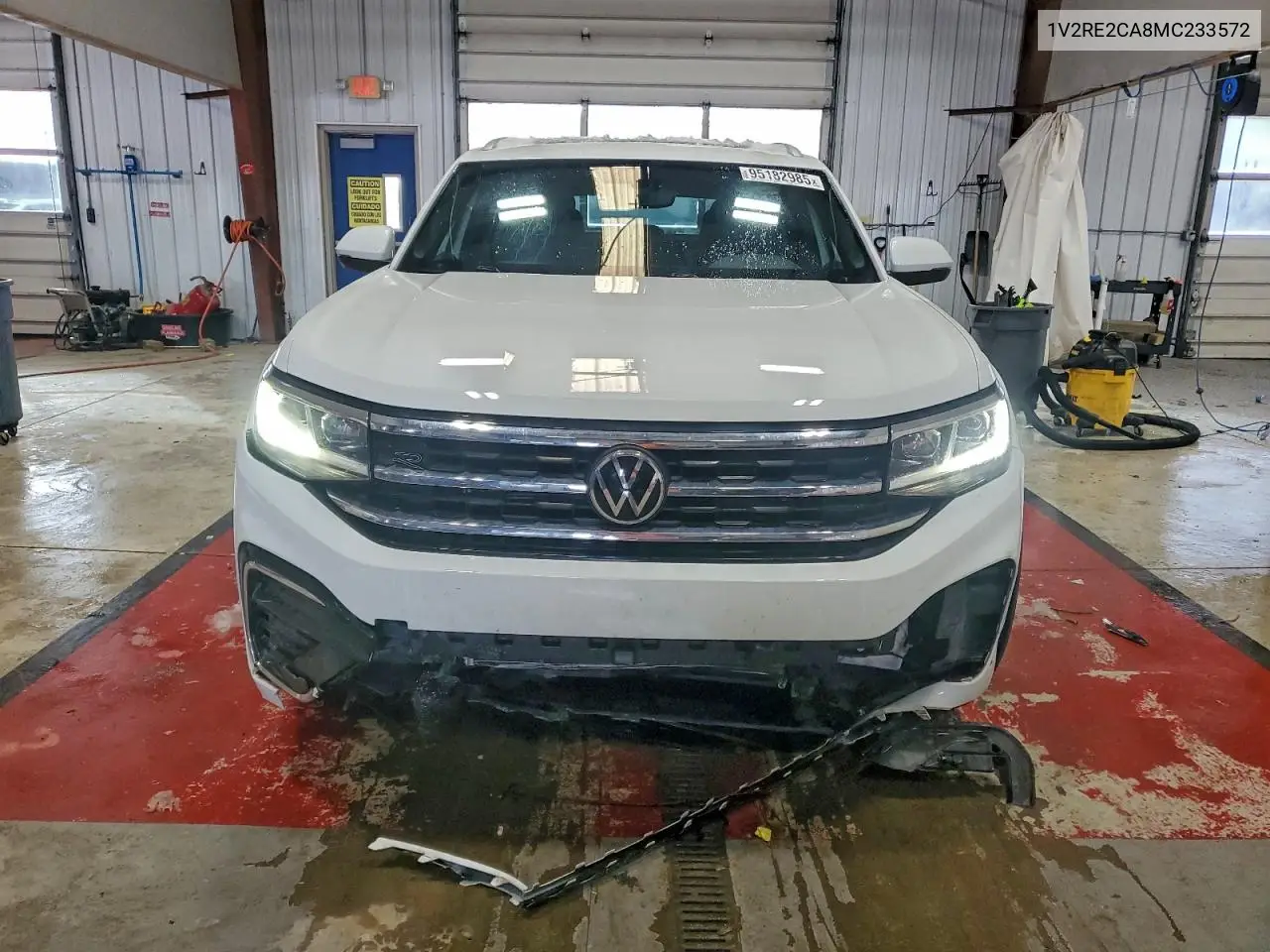 1V2RE2CA8MC233572 2021 Volkswagen Atlas Cross Sport Se
