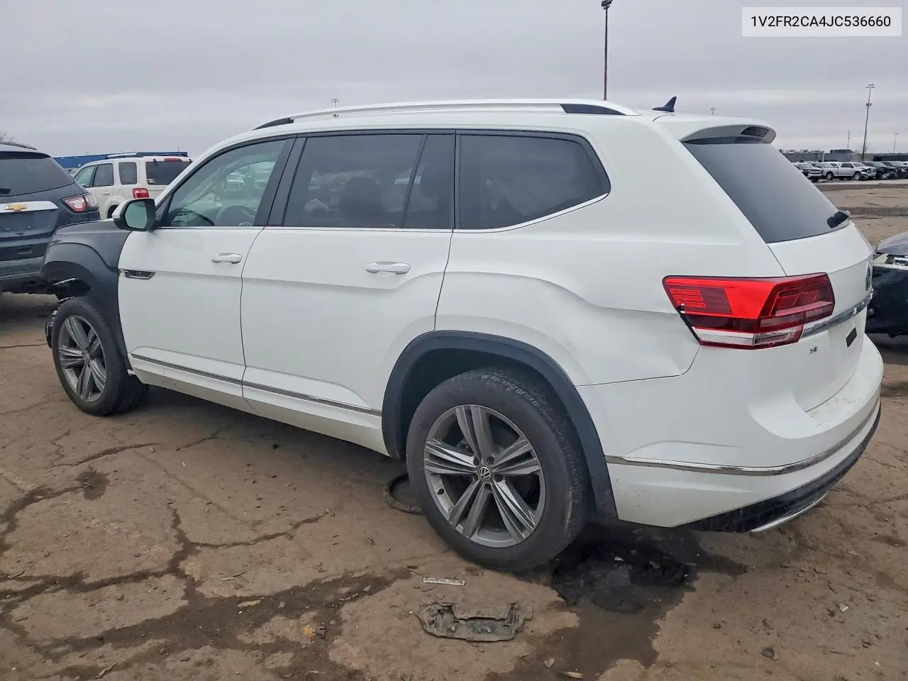 1V2FR2CA4JC536660 2018 Volkswagen Atlas Se