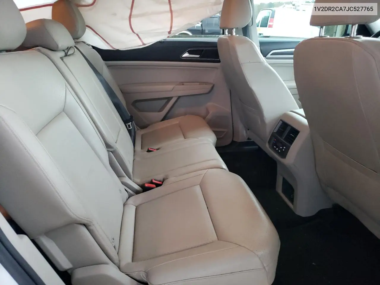 1V2DR2CA7JC527765 2018 Volkswagen Atlas Se