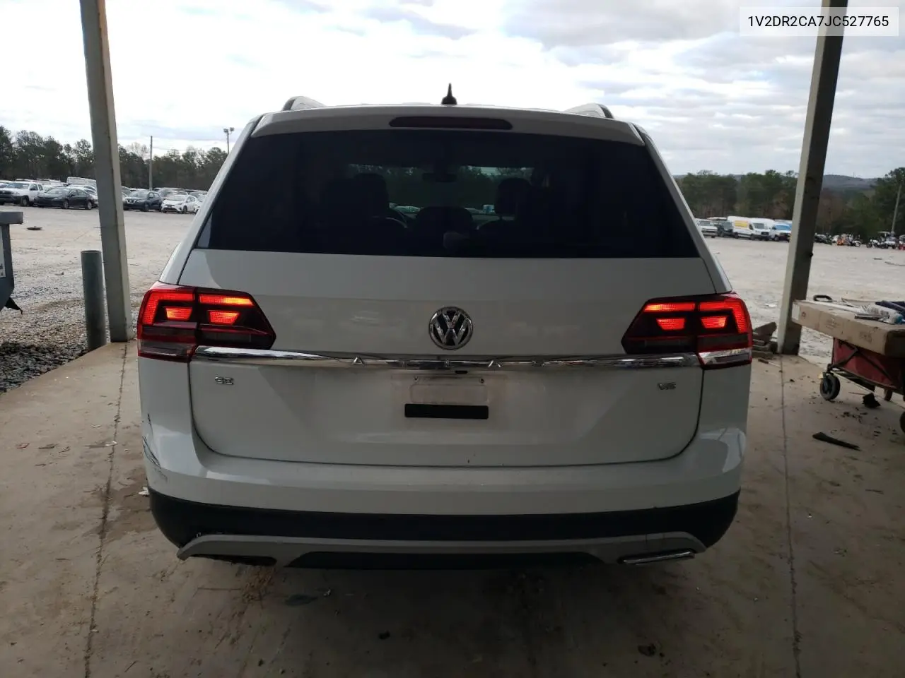 1V2DR2CA7JC527765 2018 Volkswagen Atlas Se