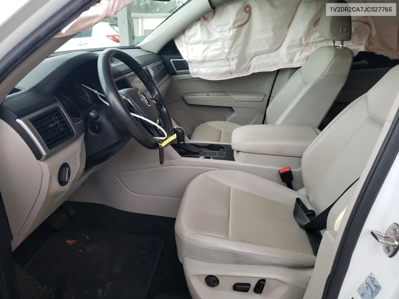 1V2DR2CA7JC527765 2018 Volkswagen Atlas Se