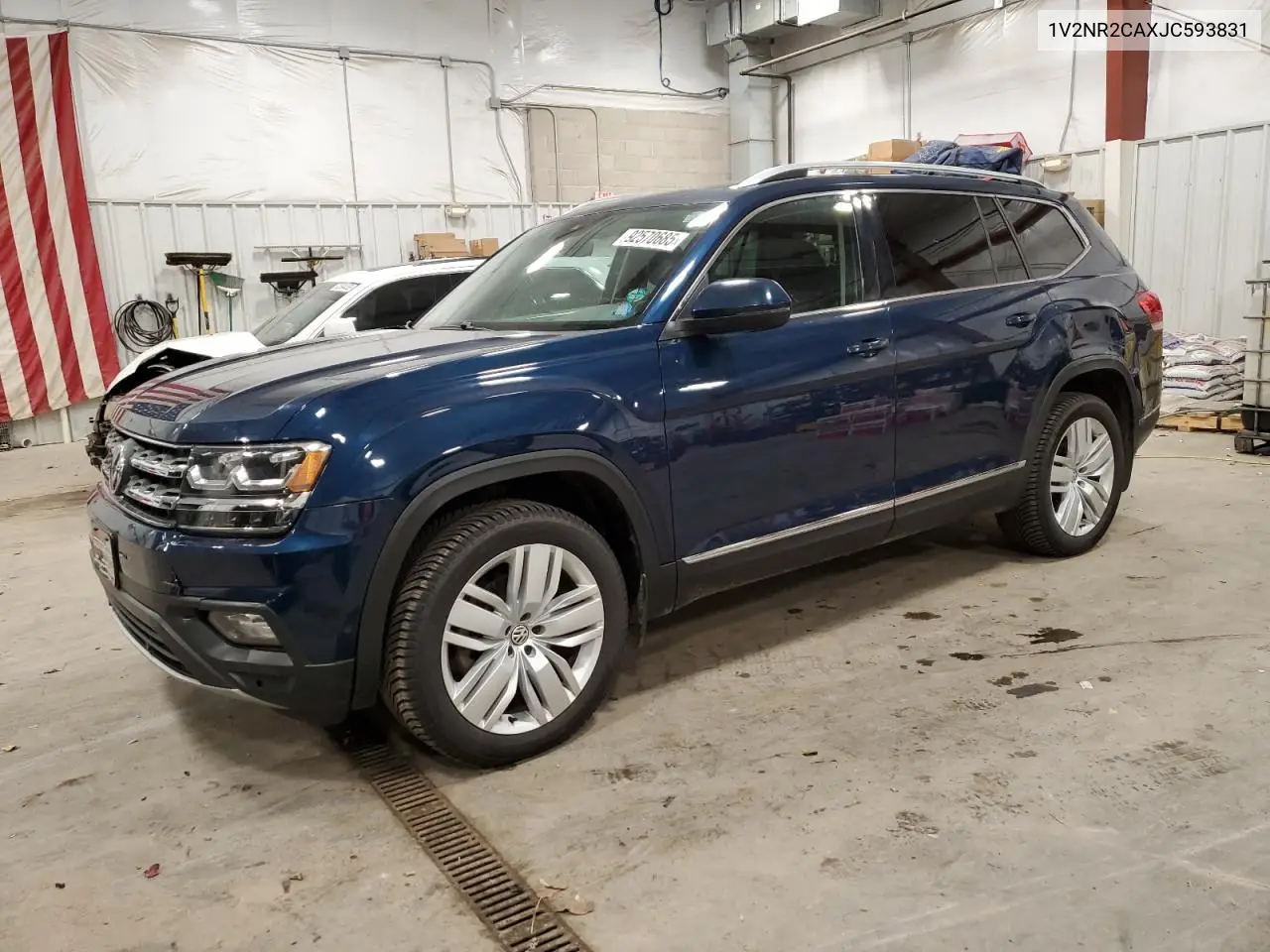 1V2NR2CAXJC593831 2018 Volkswagen Atlas Sel Premium