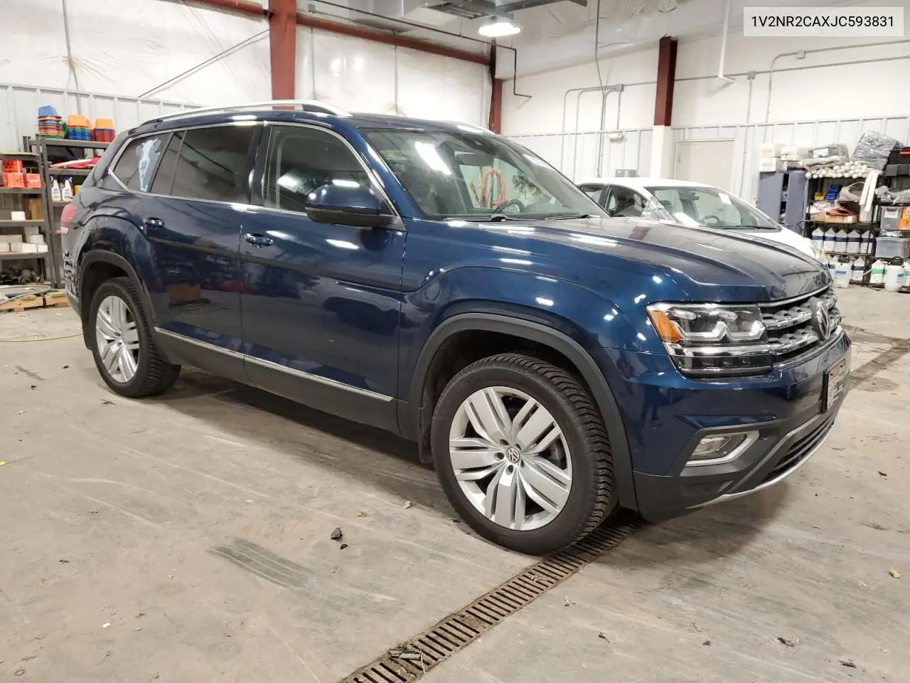 1V2NR2CAXJC593831 2018 Volkswagen Atlas Sel Premium