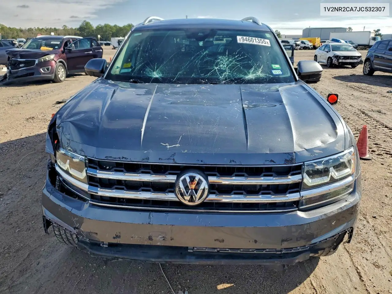 1V2NR2CA7JC532307 2018 Volkswagen Atlas Sel Premium
