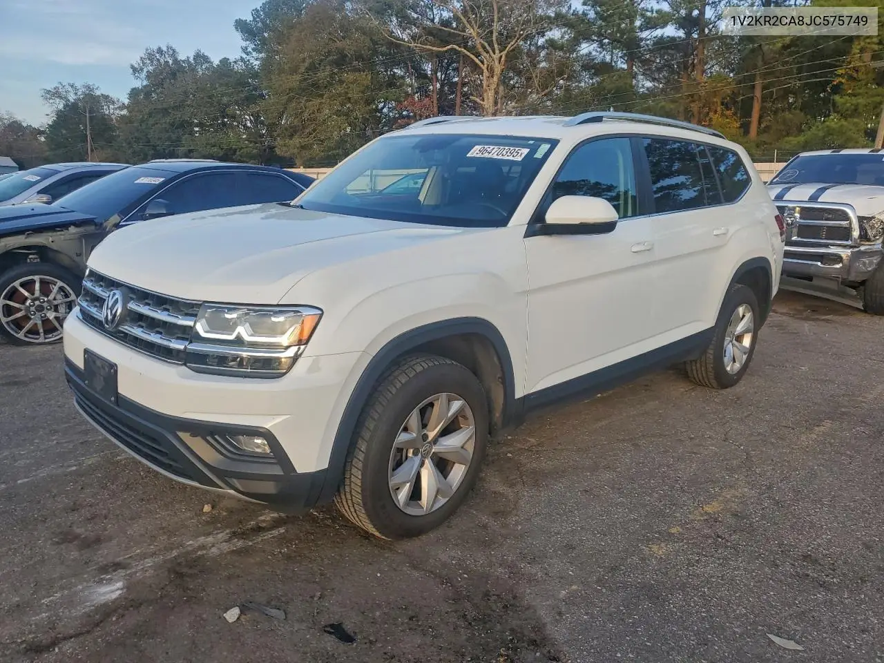 1V2KR2CA8JC575749 2018 Volkswagen Atlas Se