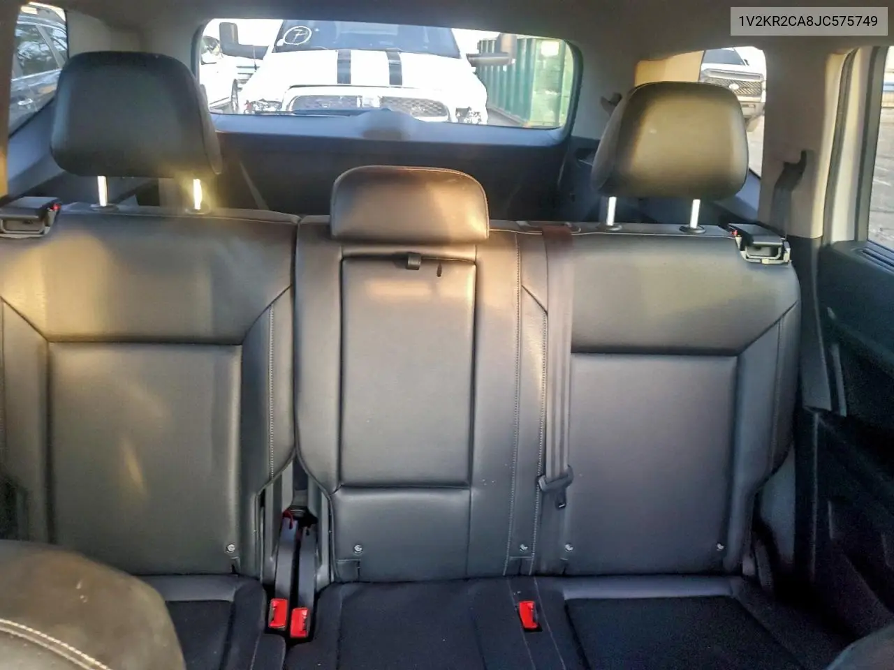 1V2KR2CA8JC575749 2018 Volkswagen Atlas Se