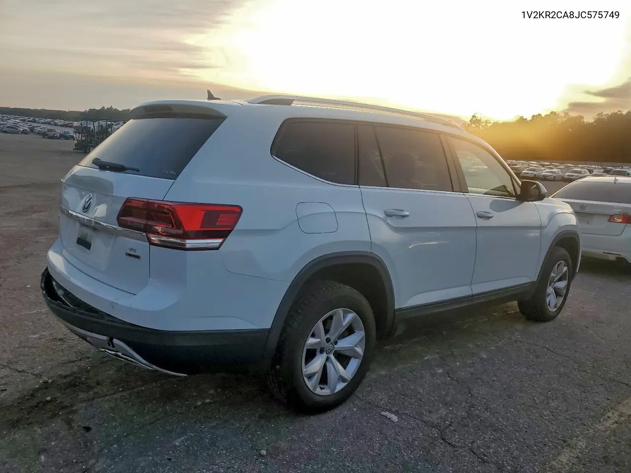 1V2KR2CA8JC575749 2018 Volkswagen Atlas Se