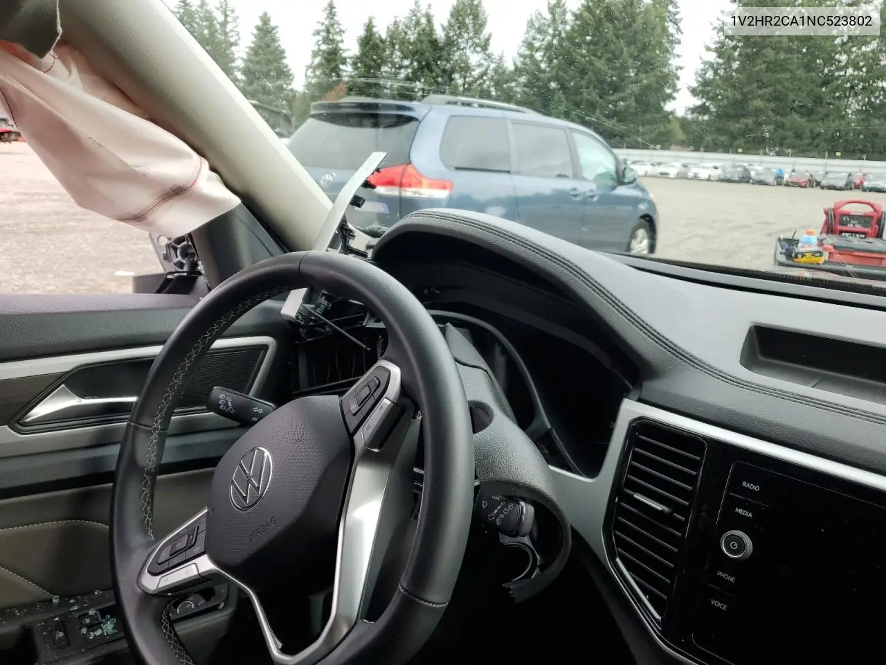 1V2HR2CA1NC523802 2022 Volkswagen Atlas Se