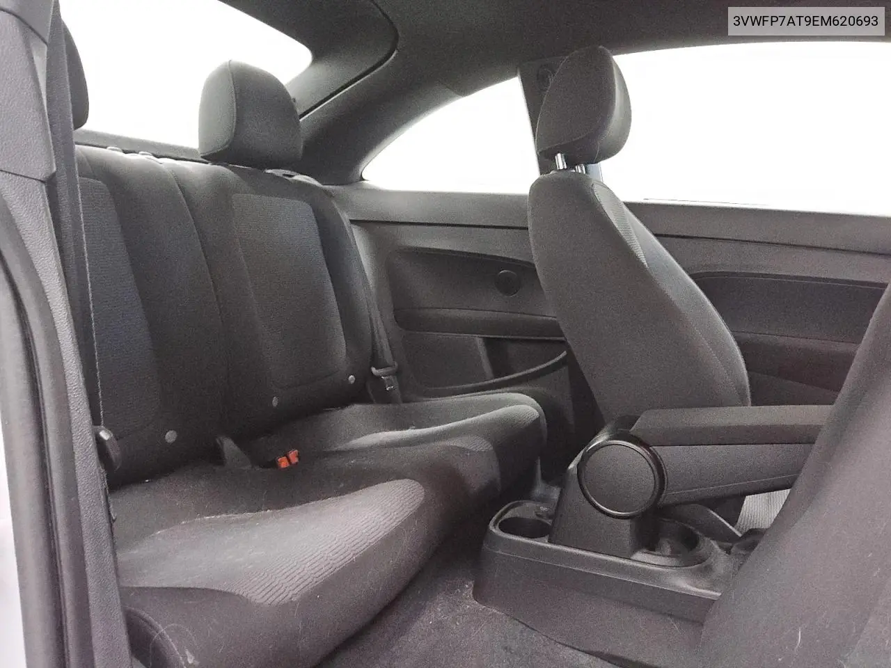 3VWFP7AT9EM620693 2014 Volkswagen Beetle