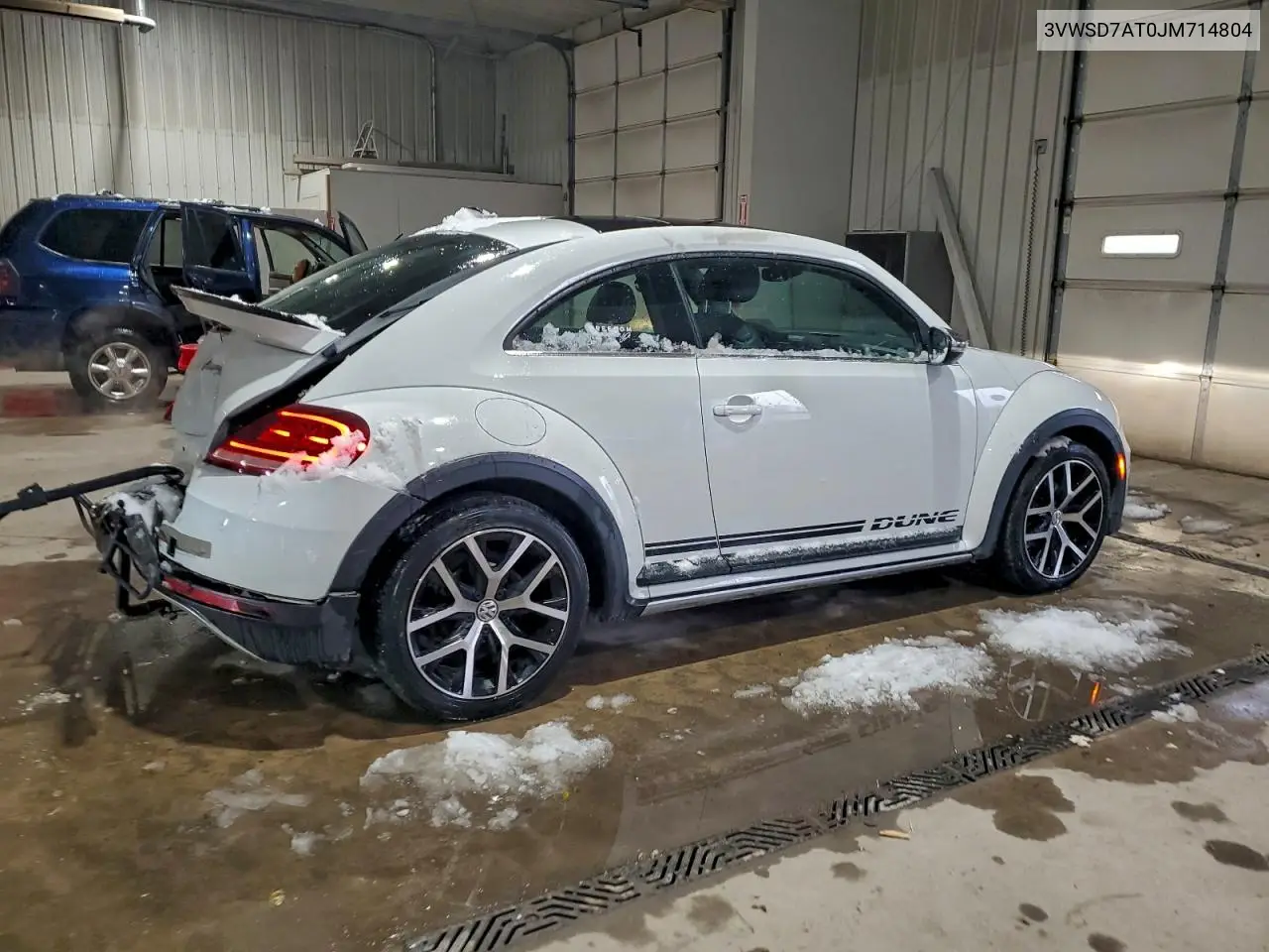 3VWSD7AT0JM714804 2018 Volkswagen Beetle Dune